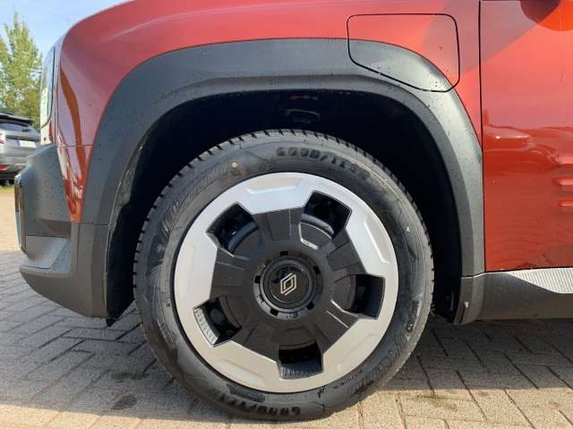 Fahrzeugbild eines Renault 4 E-TECH