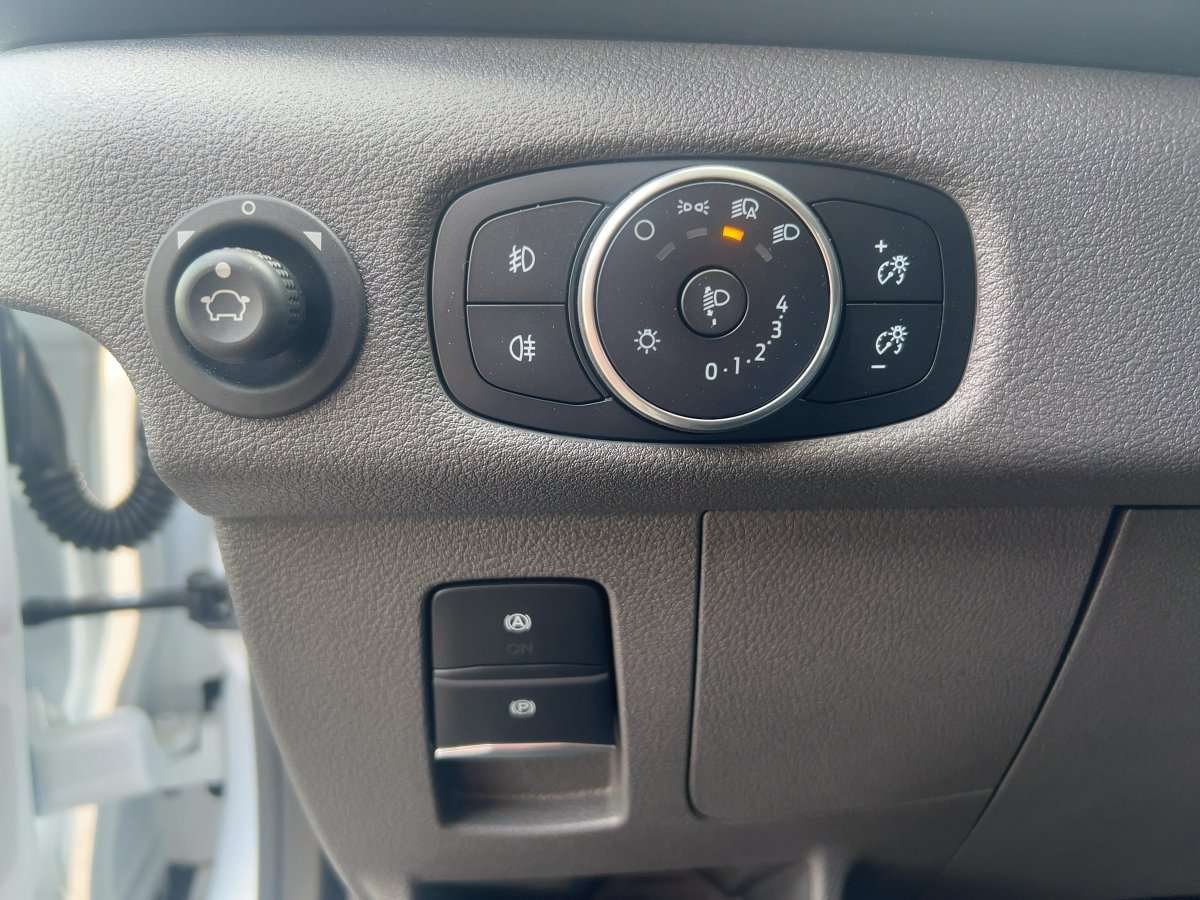 Fahrzeugbild eines Ford Transit