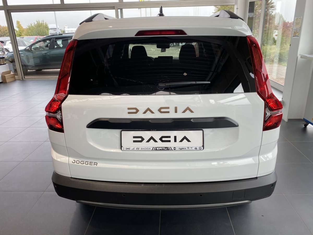 Fahrzeugbild eines Dacia Jogger