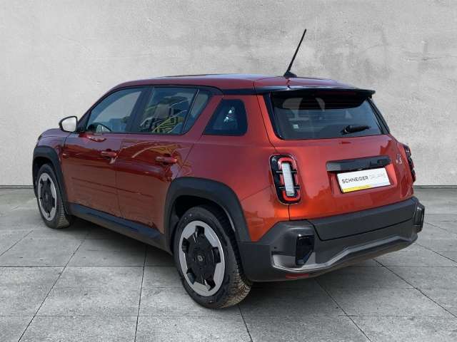 Fahrzeugbild eines Renault 4 E-TECH