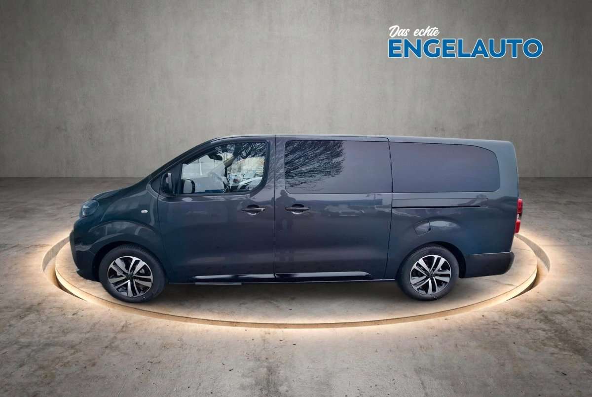 Fahrzeugbild eines Peugeot Traveller