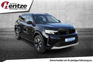 Schräge Frontansicht auf einen Opel Frontera , freigestellt