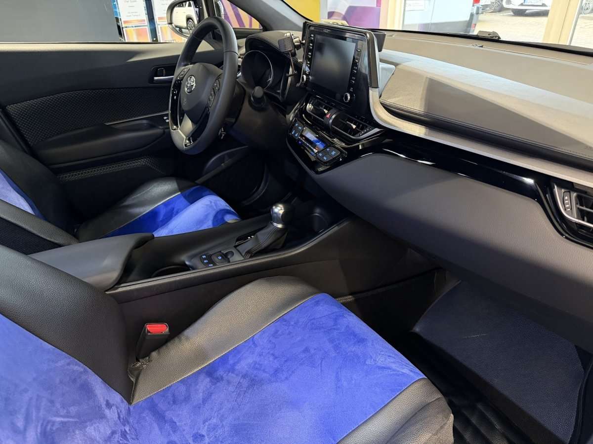 Fahrzeugbild eines Toyota C-HR
