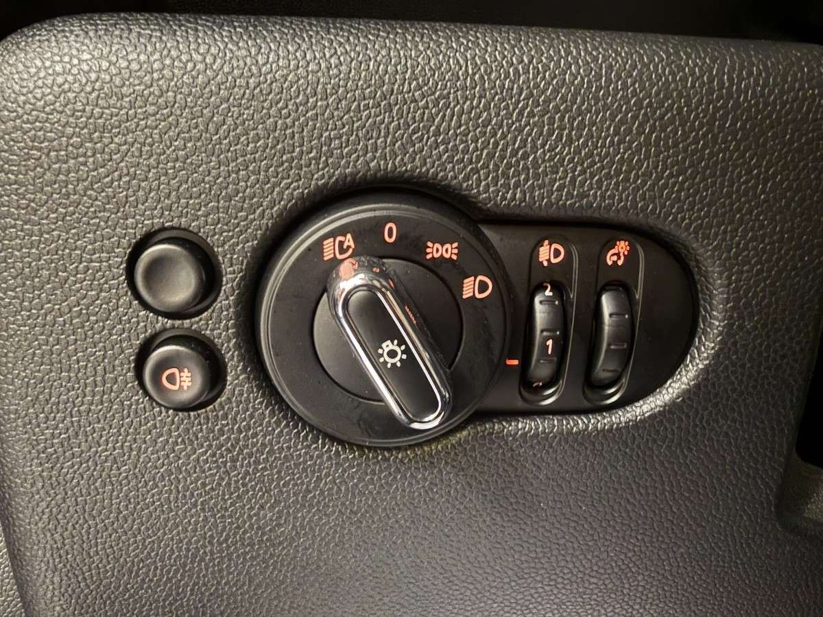 Fahrzeugbild eines MINI MINI