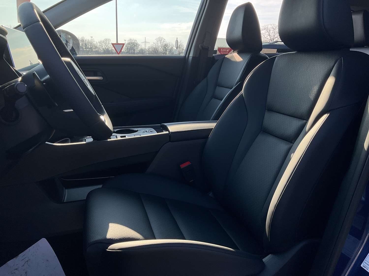 Fahrzeugbild eines Nissan X-TRAIL