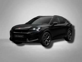 Schräge Frontansicht auf einen CUPRA Formentor , freigestellt