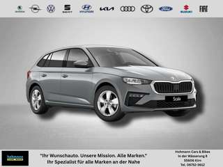 Schräge Frontansicht auf einen Skoda Scala , freigestellt