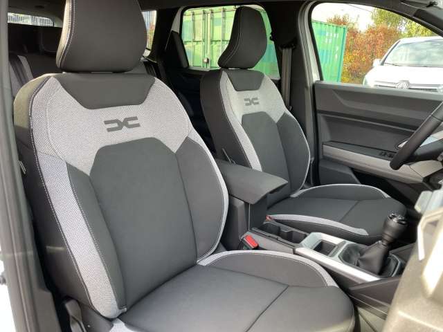 Fahrzeugbild eines Dacia Bigster