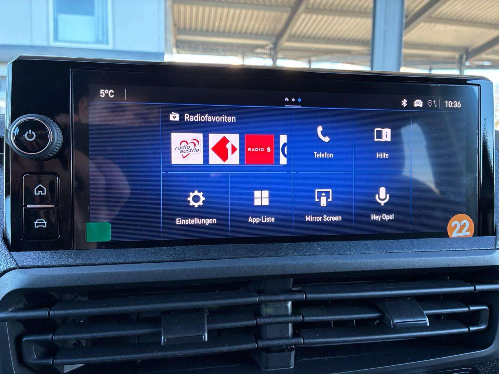 Fahrzeugbild eines Opel Vivaro