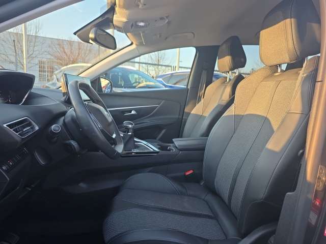 Fahrzeugbild eines Peugeot 3008