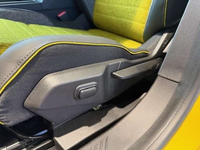 Fahrzeugbild eines Renault 5 E-TECH