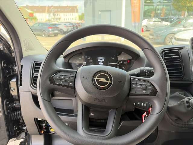 Fahrzeugbild eines Opel Movano