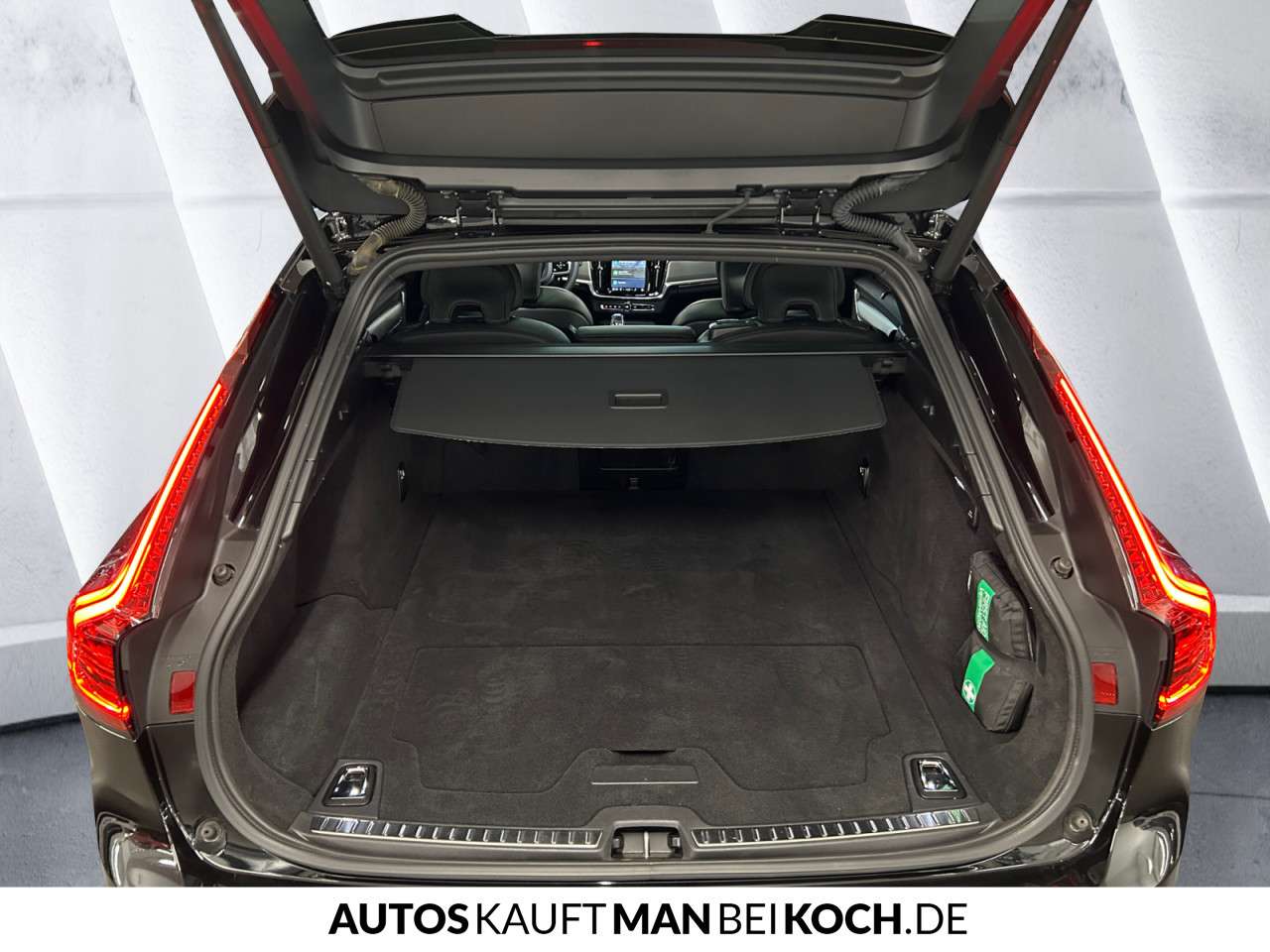 Fahrzeugbild eines Volvo V90 Cross Country