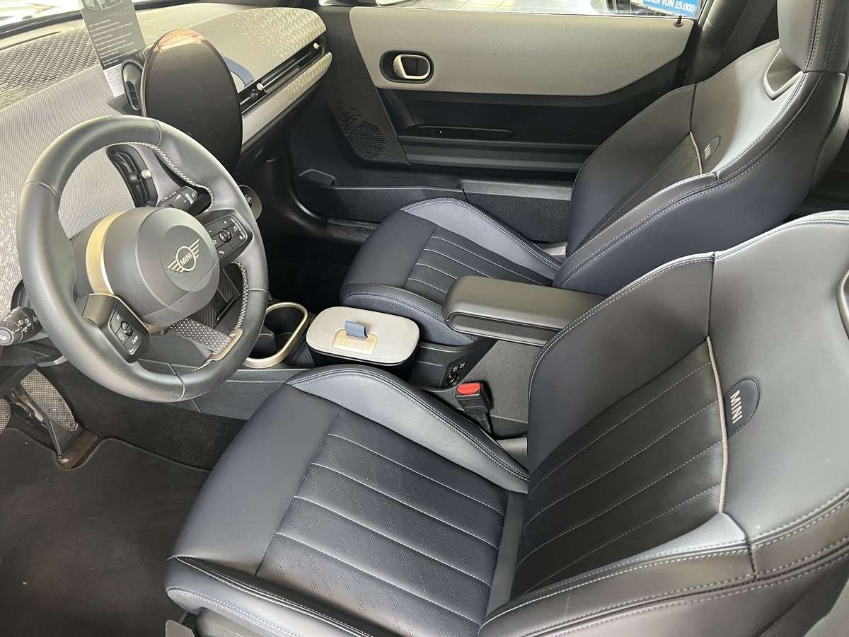 Fahrzeugbild eines MINI COOPER