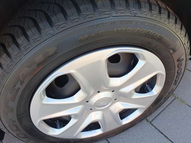 Fahrzeugbild eines Ford Transit Courier