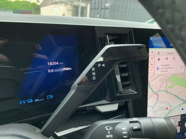 Fahrzeugbild eines Renault Rafale