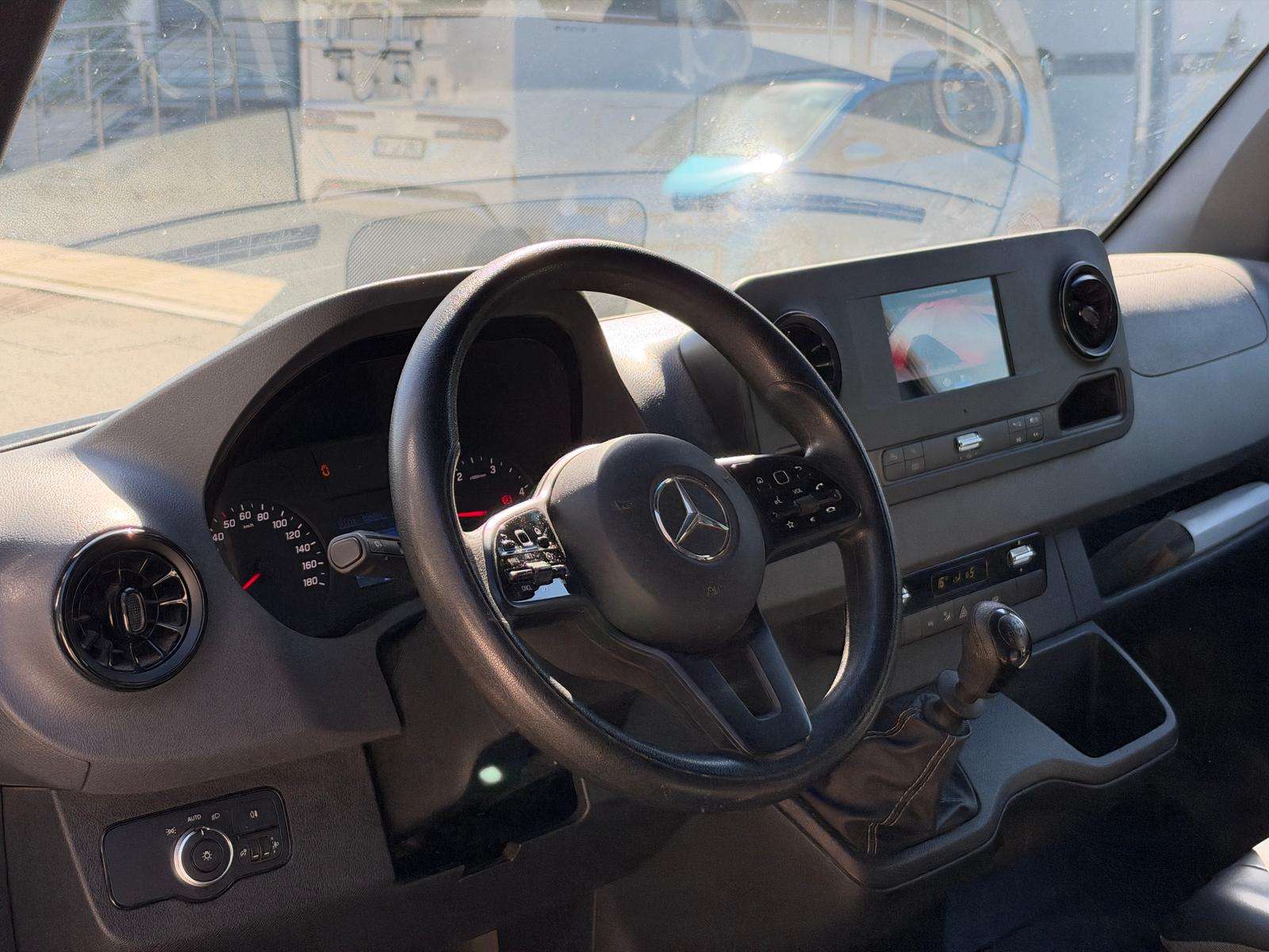 Fahrzeugbild eines Mercedes-Benz Sprinter