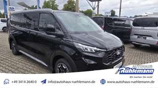 Schräge Frontansicht auf einen Ford Tourneo Custom , freigestellt