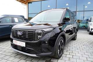 Schräge Frontansicht auf einen Ford Tourneo Courier , freigestellt