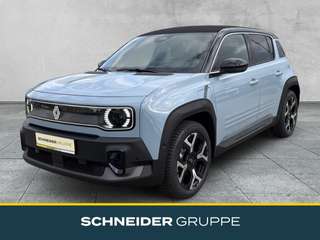Schräge Frontansicht auf einen Renault 4 E-TECH , freigestellt