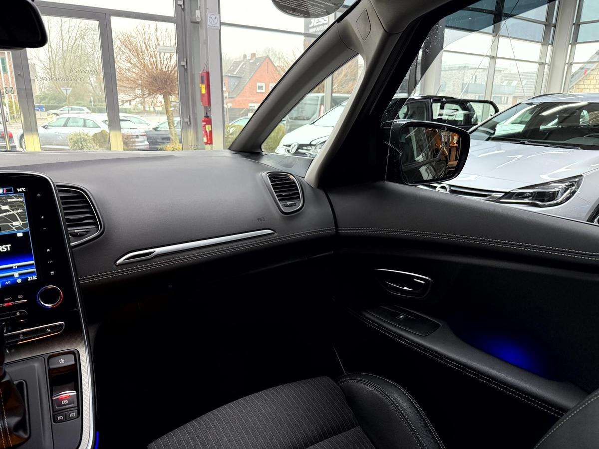 Fahrzeugbild eines Renault Scénic