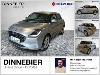 Schräge Frontansicht auf einen Suzuki Swift , freigestellt