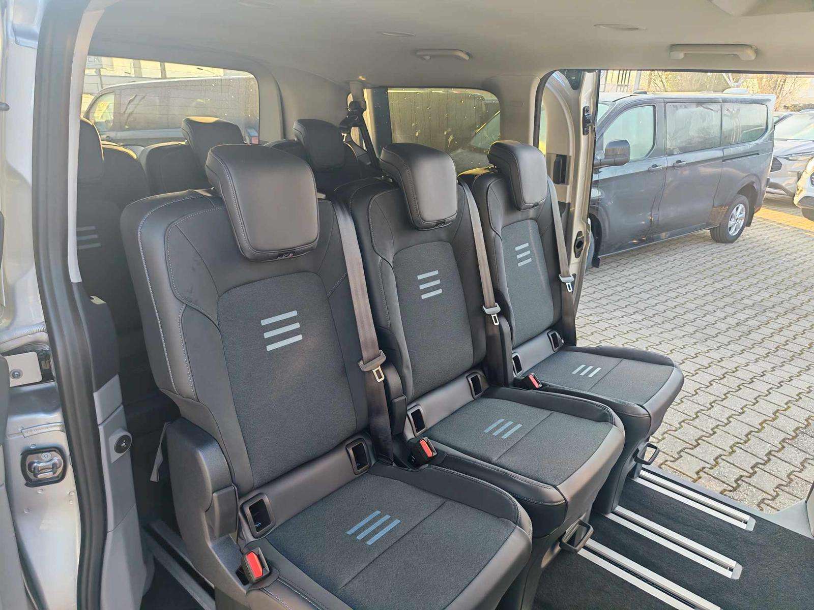 Fahrzeugbild eines Ford Tourneo Custom