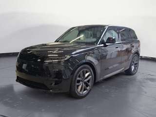 Schräge Frontansicht auf einen Land Rover Range Rover Sport , freigestellt