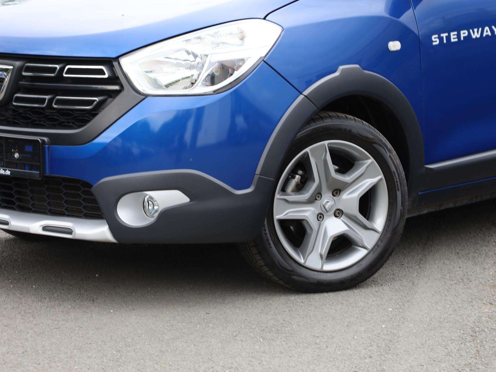 Fahrzeugbild eines Dacia Lodgy