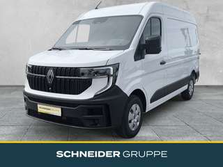 Schräge Frontansicht auf einen Renault Master , freigestellt