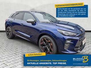 Schräge Frontansicht auf einen CUPRA Terramar , freigestellt