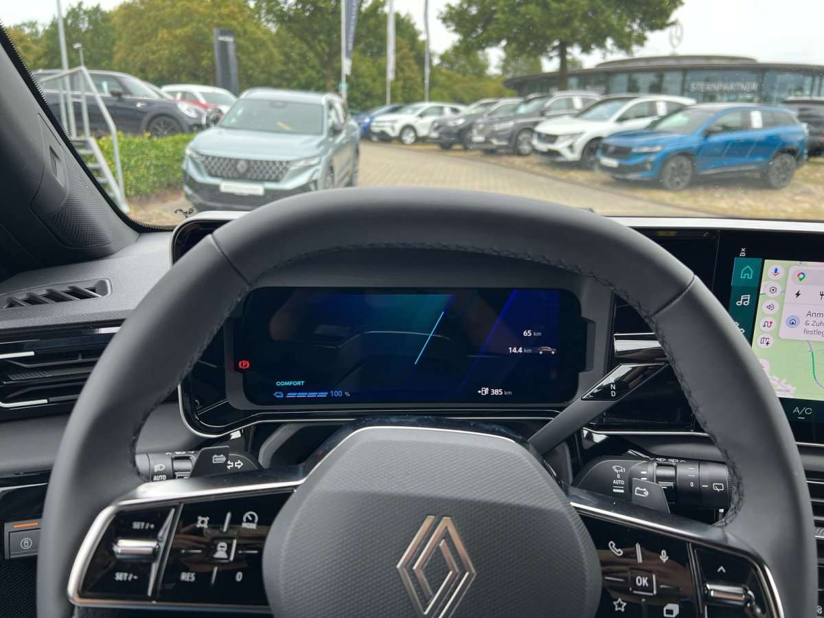 Fahrzeugbild eines Renault 4 E-TECH
