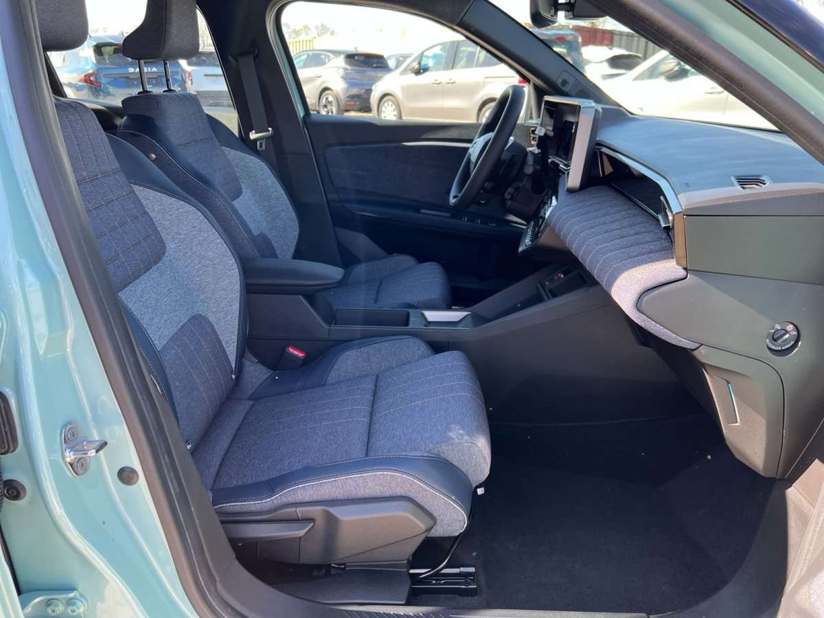 Fahrzeugbild eines Renault 4 E-TECH