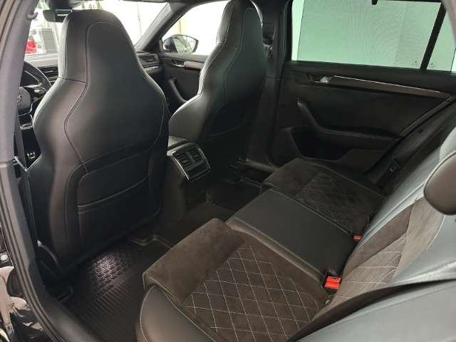 Fahrzeugbild eines Skoda Superb