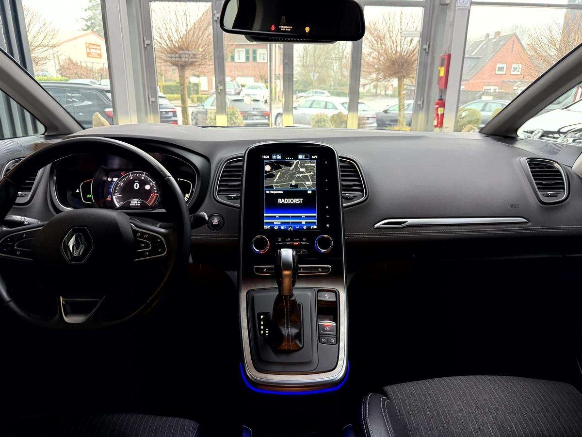 Fahrzeugbild eines Renault Scénic