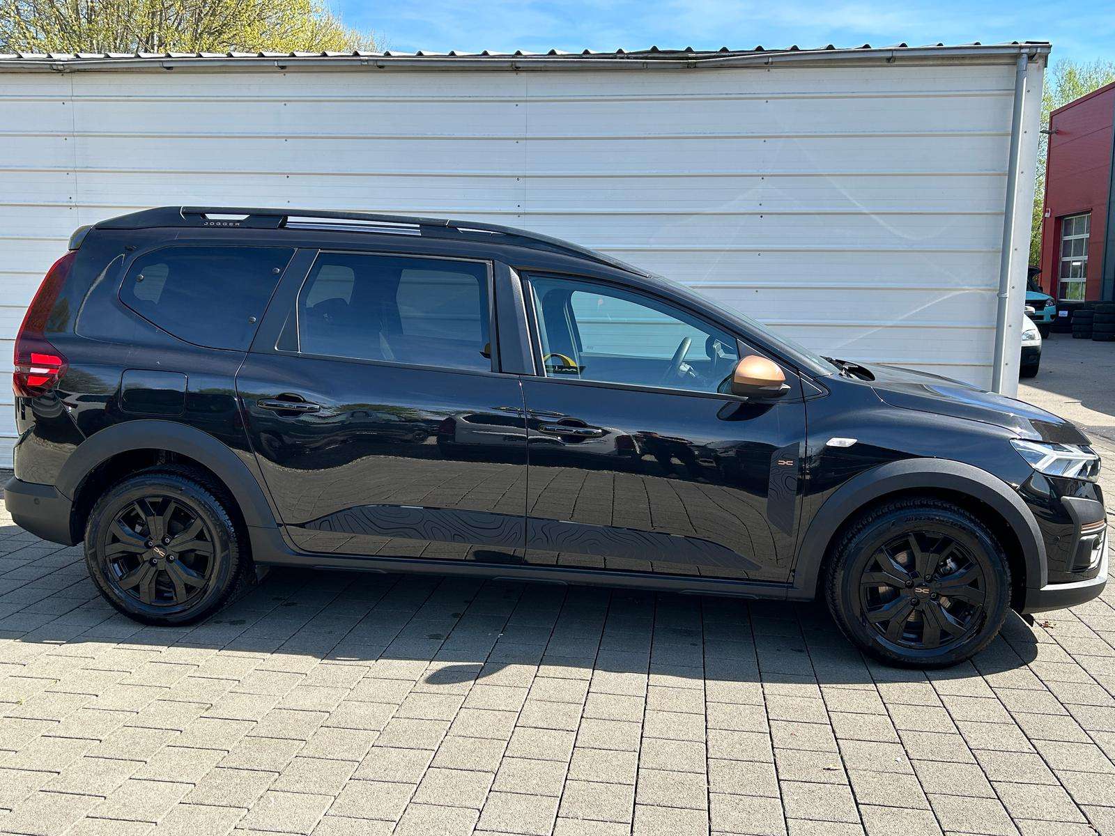 Fahrzeugbild eines Dacia Jogger