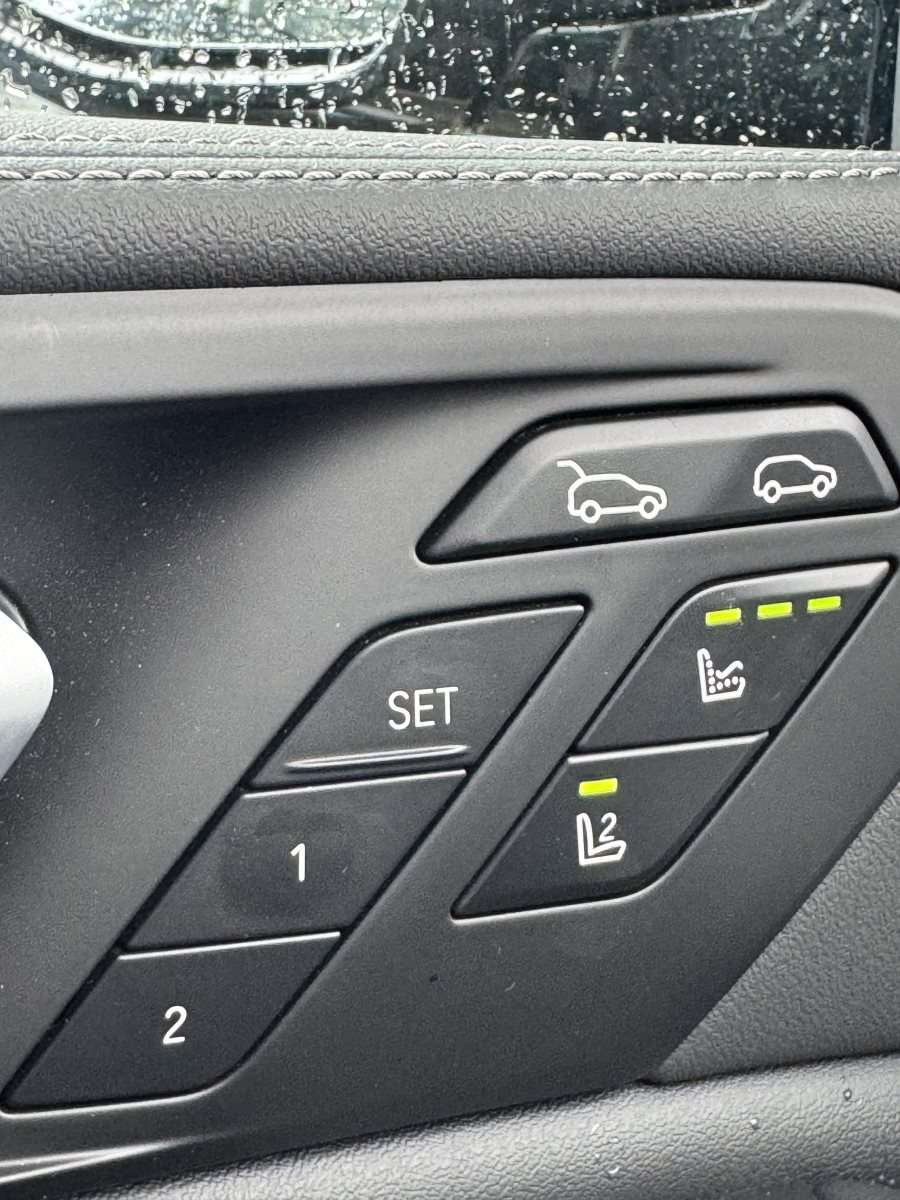 Fahrzeugbild eines BMW X6