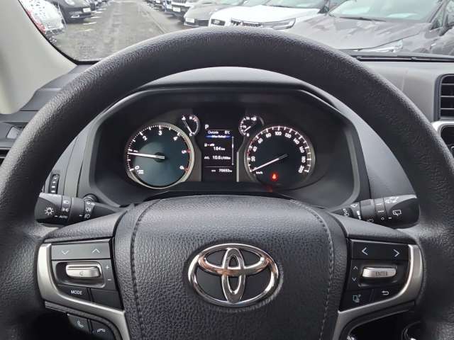 Fahrzeugbild eines Toyota Land Cruiser