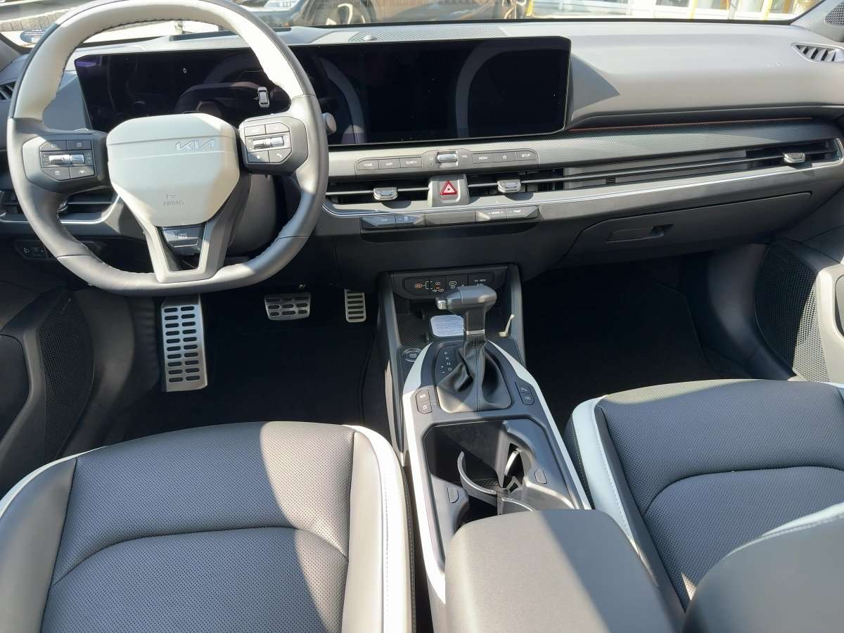 Fahrzeugbild eines Kia K4