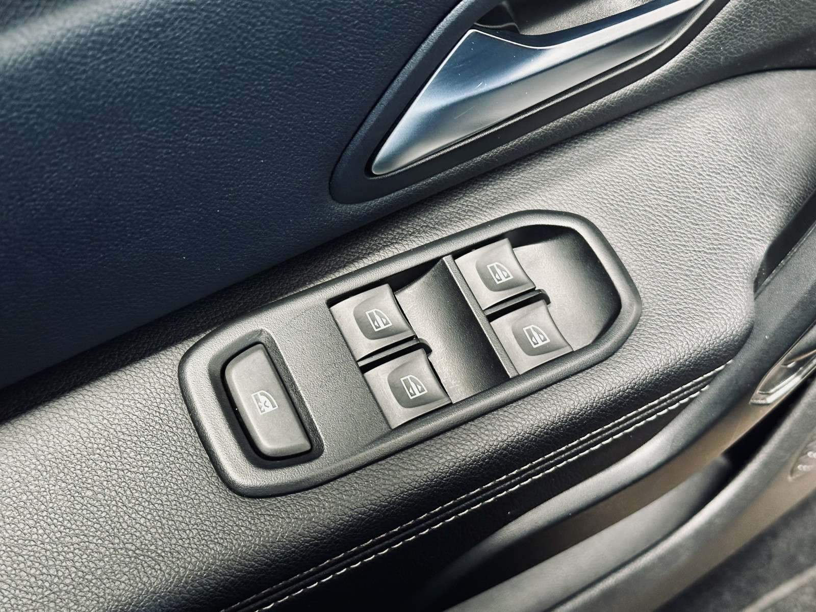Fahrzeugbild eines Dacia Duster