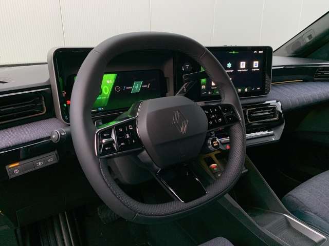 Fahrzeugbild eines Renault 4 E-TECH