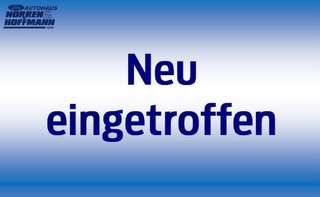 Schräge Frontansicht auf einen Ford Puma , freigestellt