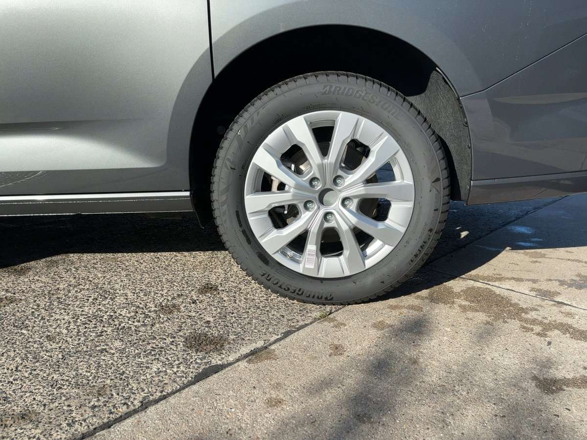 Fahrzeugbild eines Ford Grand Tourneo