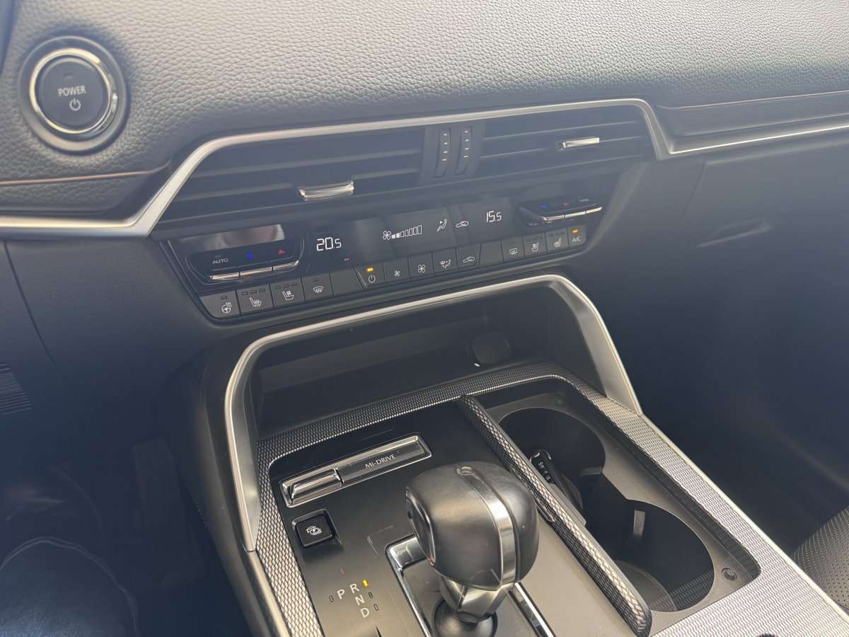 Fahrzeugbild eines Mazda CX-60