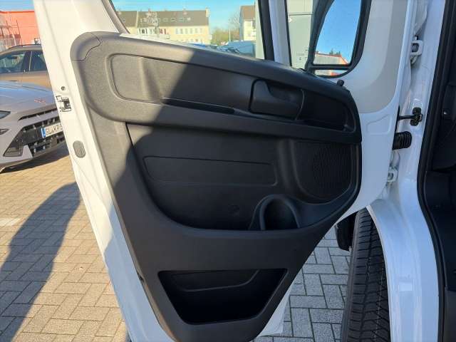 Fahrzeugbild eines Opel Movano