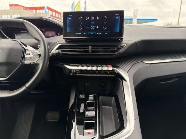 Fahrzeugbild eines Peugeot 5008