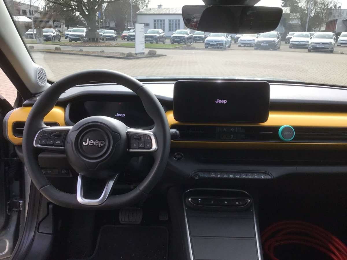 Fahrzeugbild eines Jeep Avenger