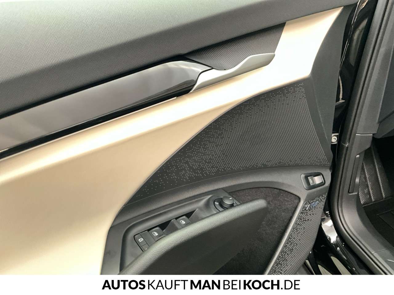 Fahrzeugbild eines Skoda ELROQ