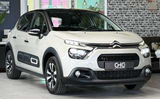 Schräge Frontansicht auf einen Citroën C3 , freigestellt