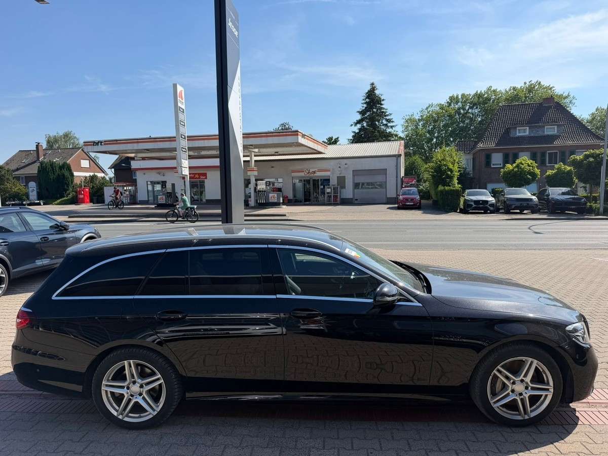 Fahrzeugbild eines Mercedes-Benz E-Klasse